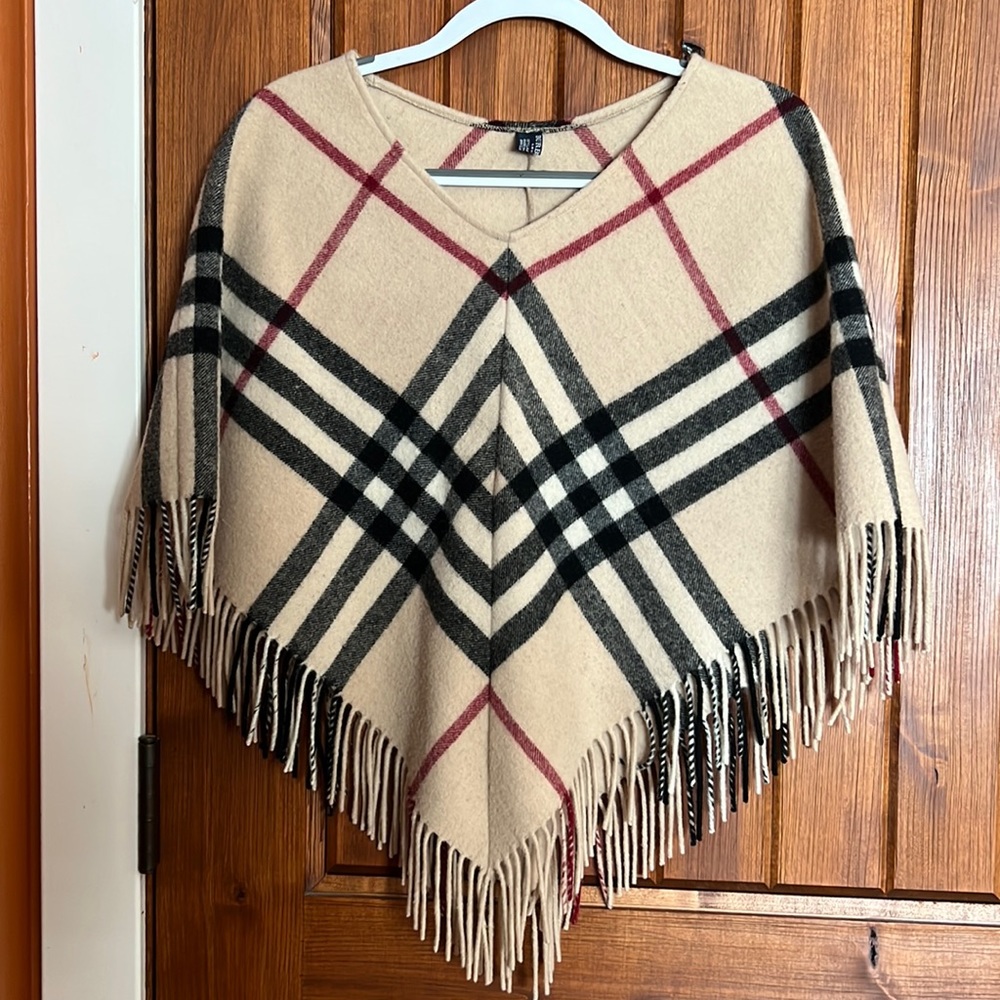 AUTHENTIC BURBERRY FRINGE PONCHO